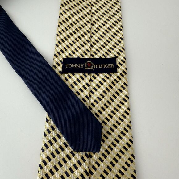 Tommy Hilfiger Men's Checkered Gold and Navy Blue Tie 100% Silk 56x3.5 - Picture 4 of 4